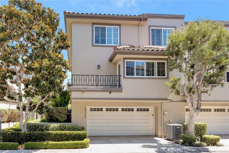 19372 Maidstone Lane, Huntington Beach, CA 92648