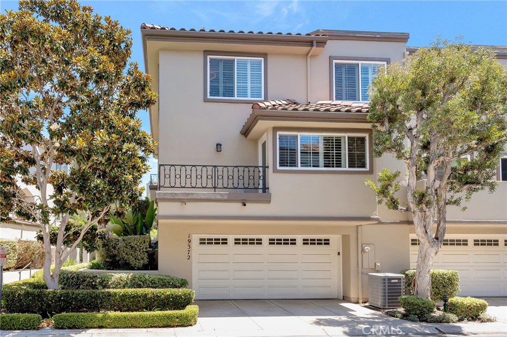19372 Maidstone Lane, Huntington Beach CA 92648 - photo 1