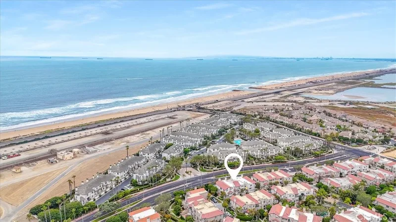 19381 Maidstone, Huntington Beach