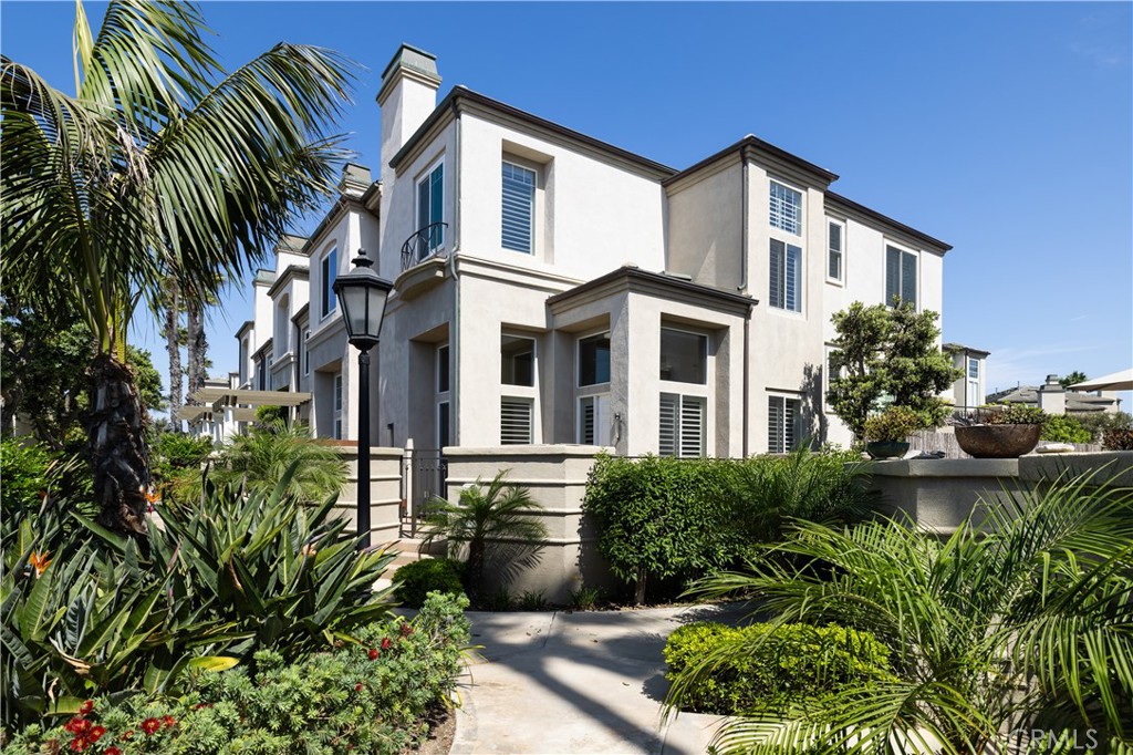 19427 Surfset, Huntington Beach CA 92648 - photo 1