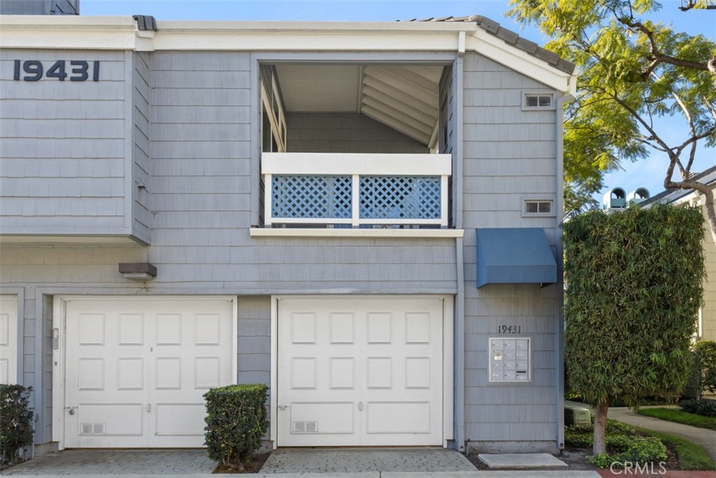 19431 Sunray Lane 205, Huntington Beach CA 92648 - photo 1