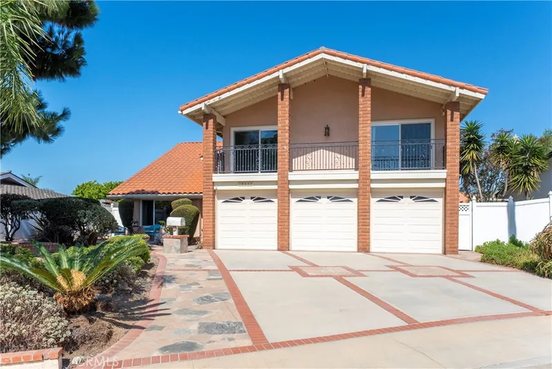 19441 Summer Breeze Lane, Huntington Beach, CA 92648