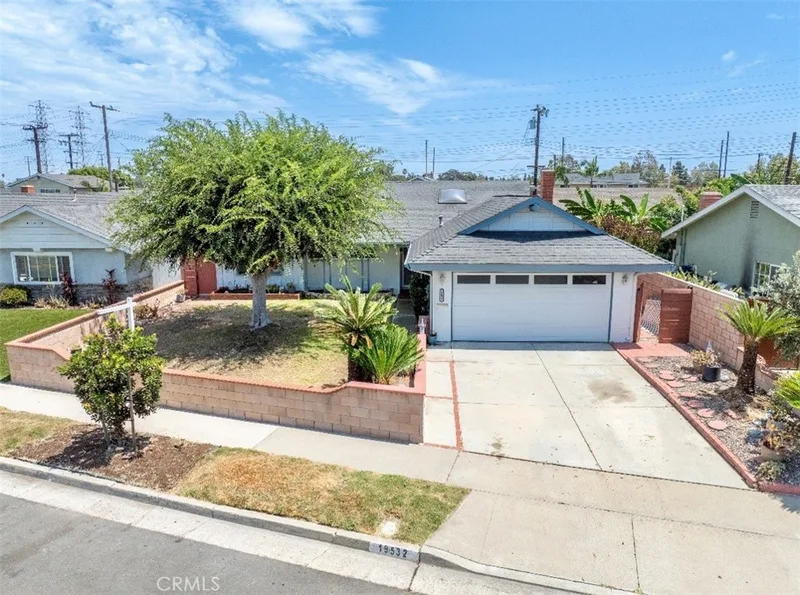 19532 Independence Lane, Huntington Beach, CA 92646