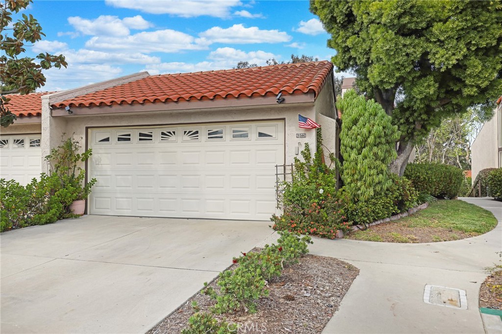 19544 Vasile Cir, Huntington Beach CA 92646 - photo 1