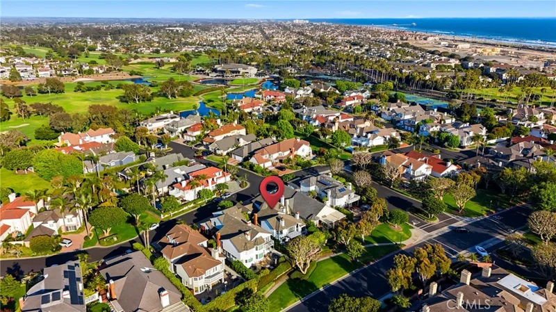 19545 Woodlands Dr, Huntington Beach, CA 92648