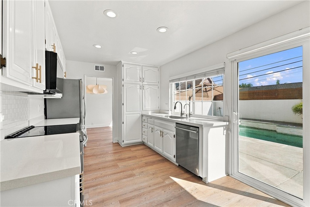 19552 Helena Circle, Huntington Beach CA 92646 - photo 17
