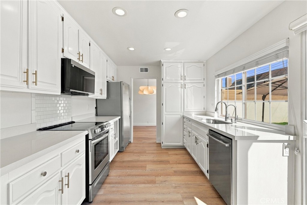 19552 Helena Circle, Huntington Beach CA 92646 - photo 20