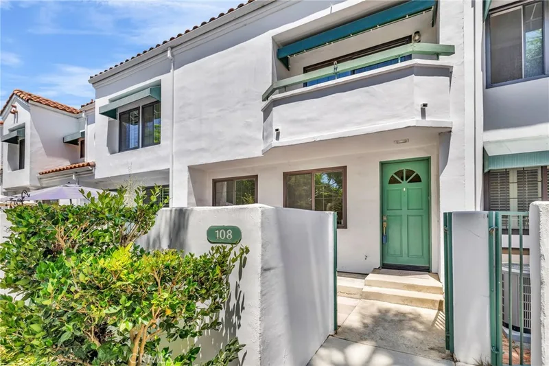 19562 Pompano Lane 108, Huntington Beach, CA 92648
