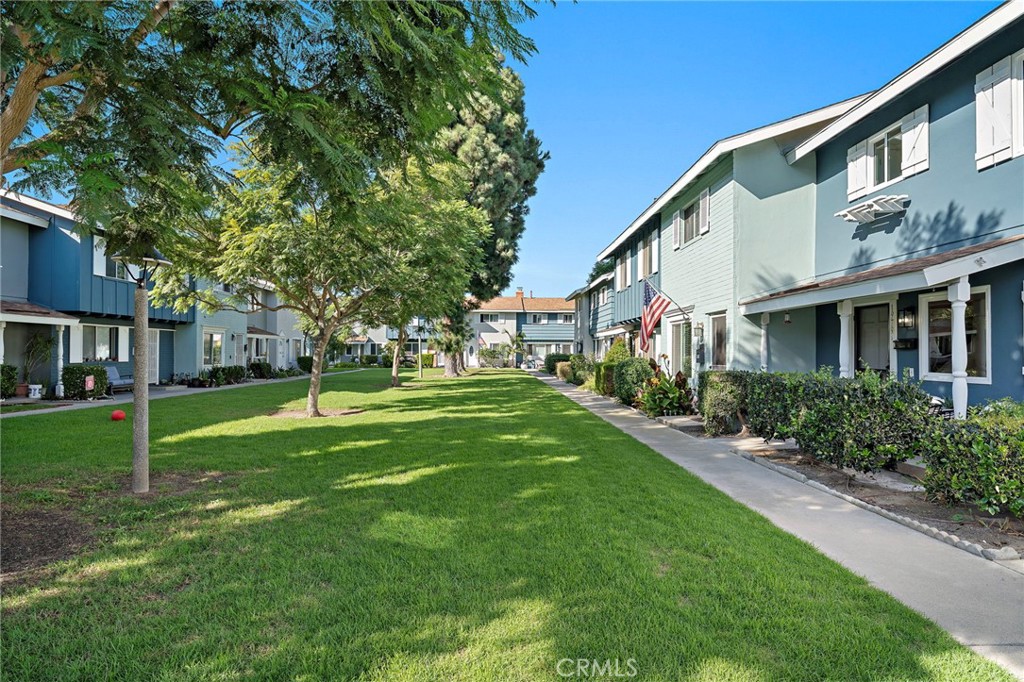 Greenbelt in front of home - 19791 Cambridge Lane, Huntington Beach CA 92646 - photo 25