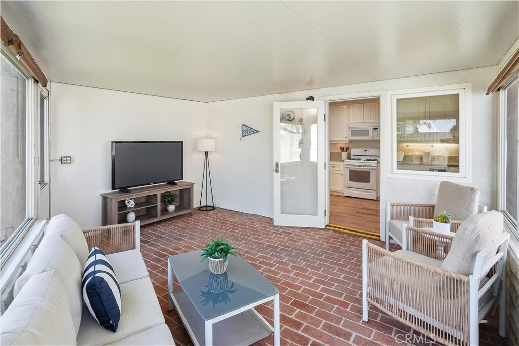 19802 Trident Lane, Huntington Beach CA 92646 - photo 15