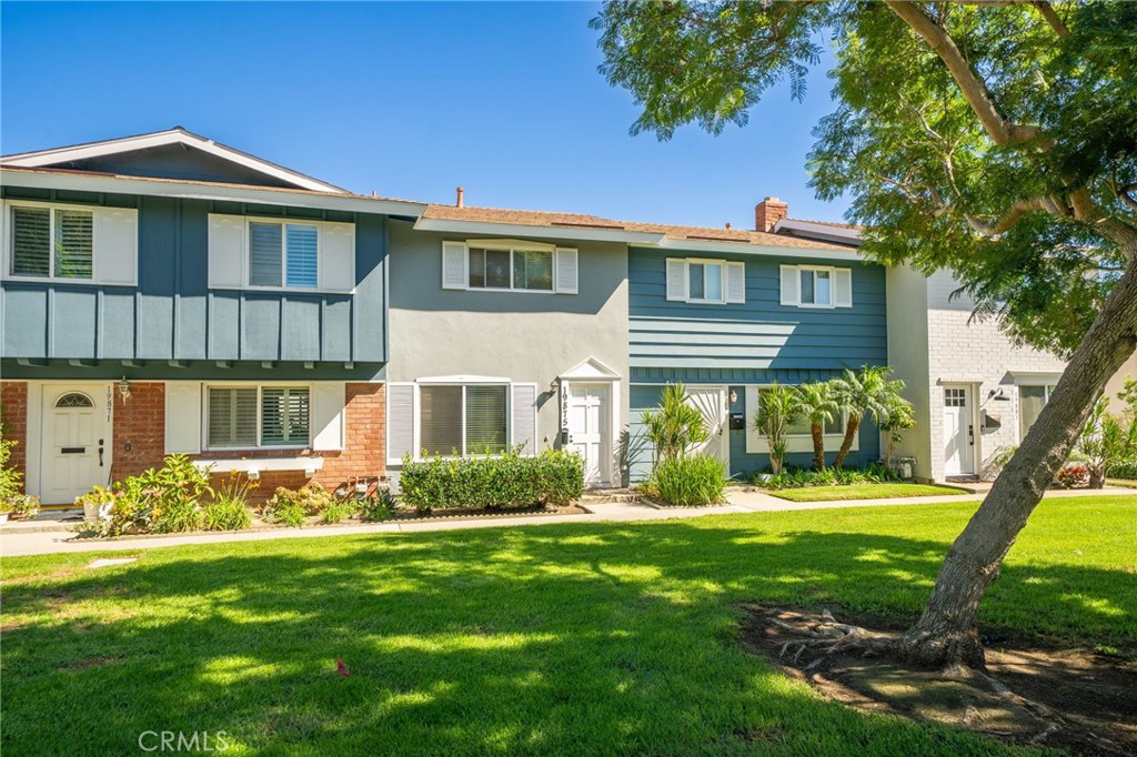 19875 Kingswood, Huntington Beach CA 92646 - photo 2