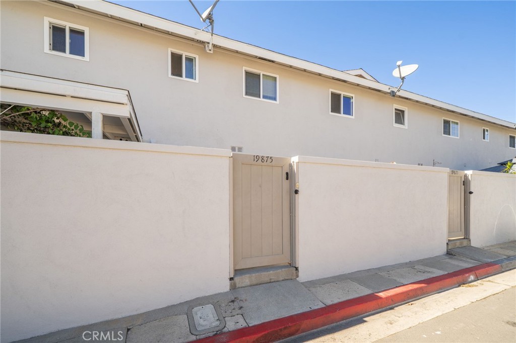 19875 Kingswood, Huntington Beach CA 92646 - photo 27
