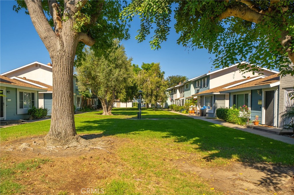 19875 Kingswood, Huntington Beach CA 92646 - photo 28