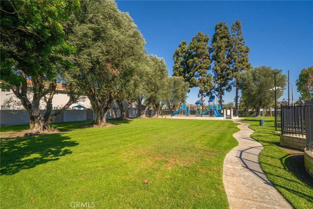 19875 Kingswood, Huntington Beach CA 92646 - photo 33
