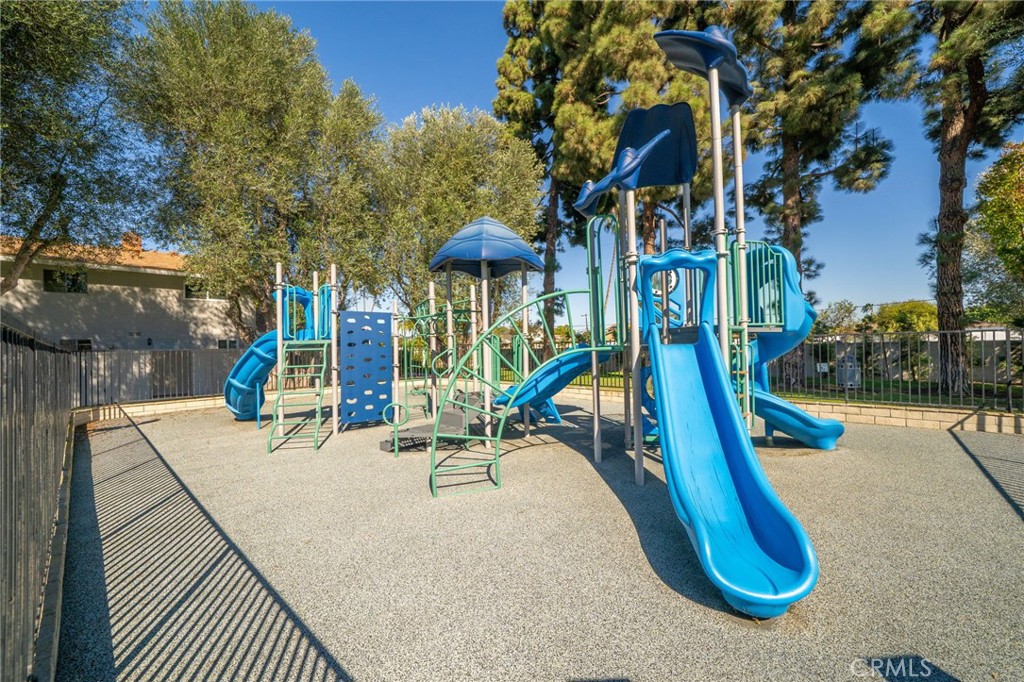 19875 Kingswood, Huntington Beach CA 92646 - photo 34