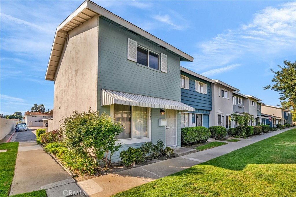 19882 Berkshire, Huntington Beach CA 92646 - photo 1