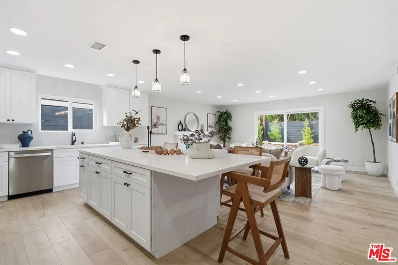 19891 Gloucester Lane, Huntington Beach, CA 92646