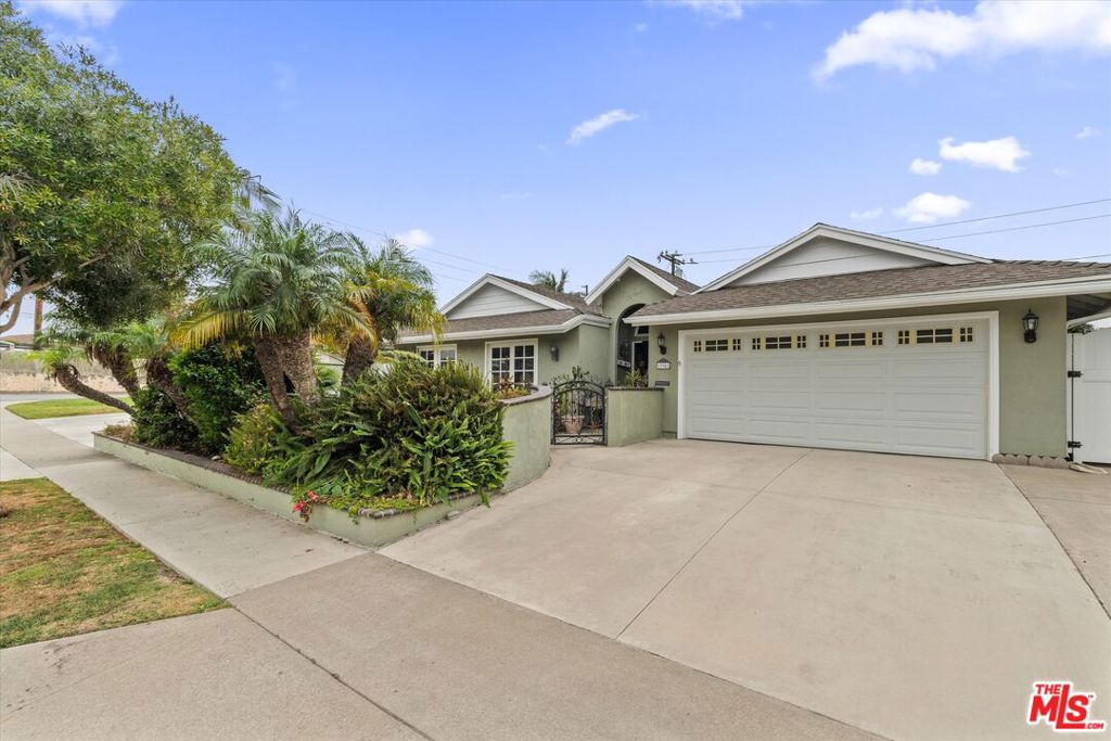 19941 Carmania Lane, Huntington Beach CA 92646 - photo 1