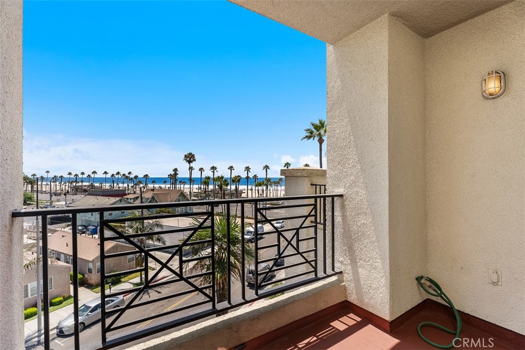 200 Pacific Coast Highway 302, Huntington Beach CA 92648 - photo 1