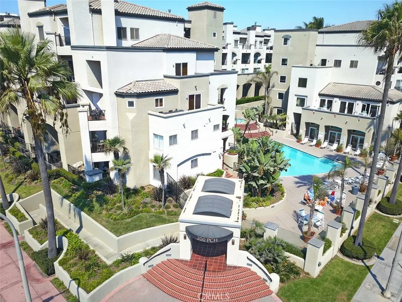 200 Pacific Coast Highway 329, Huntington Beach