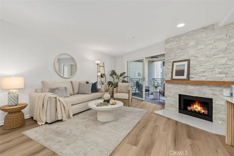200 Pacific coast Highway M50, Huntington Beach, CA 92648