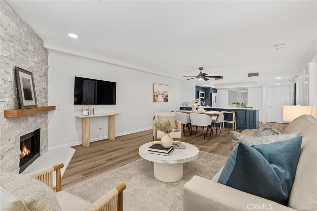 200 Pacific coast Highway M50, Huntington Beach CA 92648 - photo 13