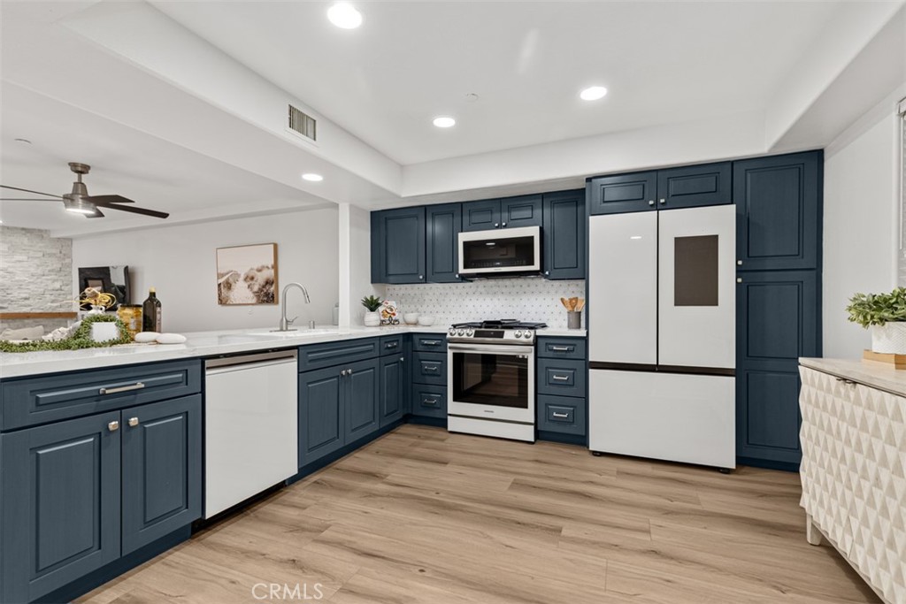 200 Pacific coast Highway M50, Huntington Beach CA 92648 - photo 14