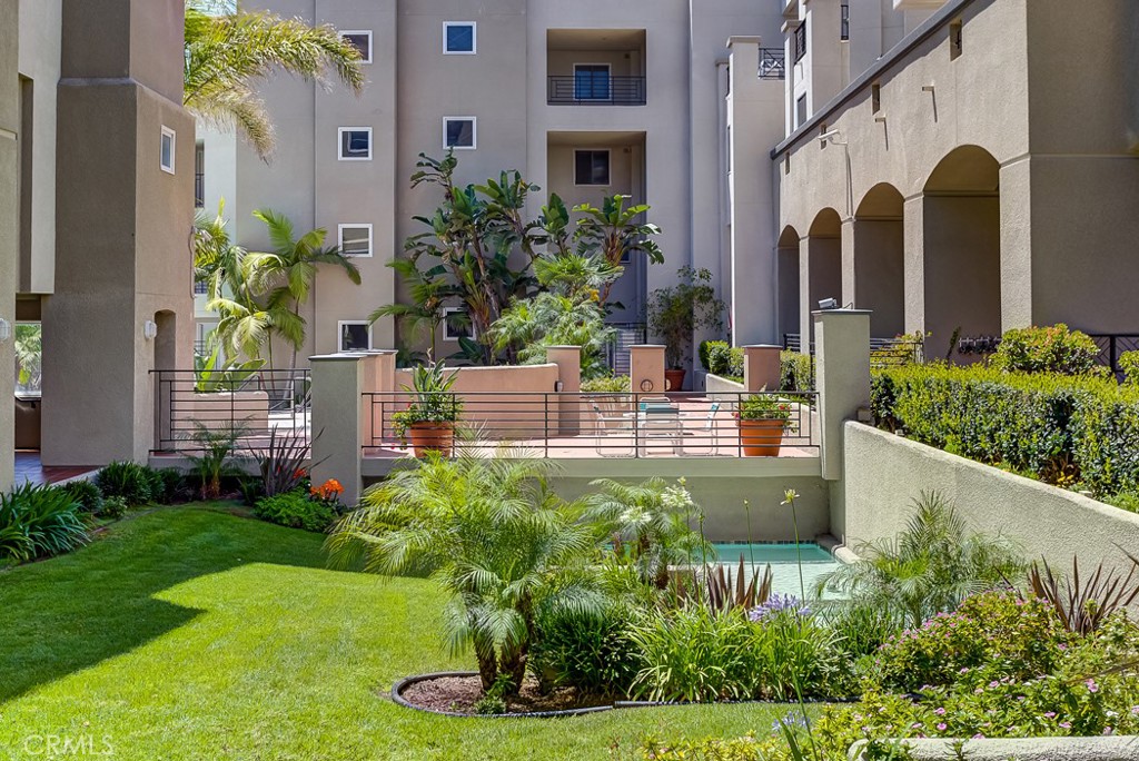 200 Pacific coast Highway M50, Huntington Beach CA 92648 - photo 21