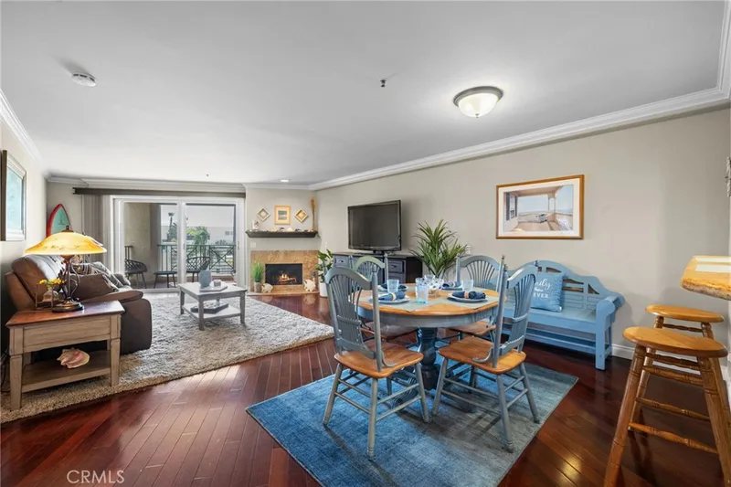 200 Pacific Coast M-9, Huntington Beach