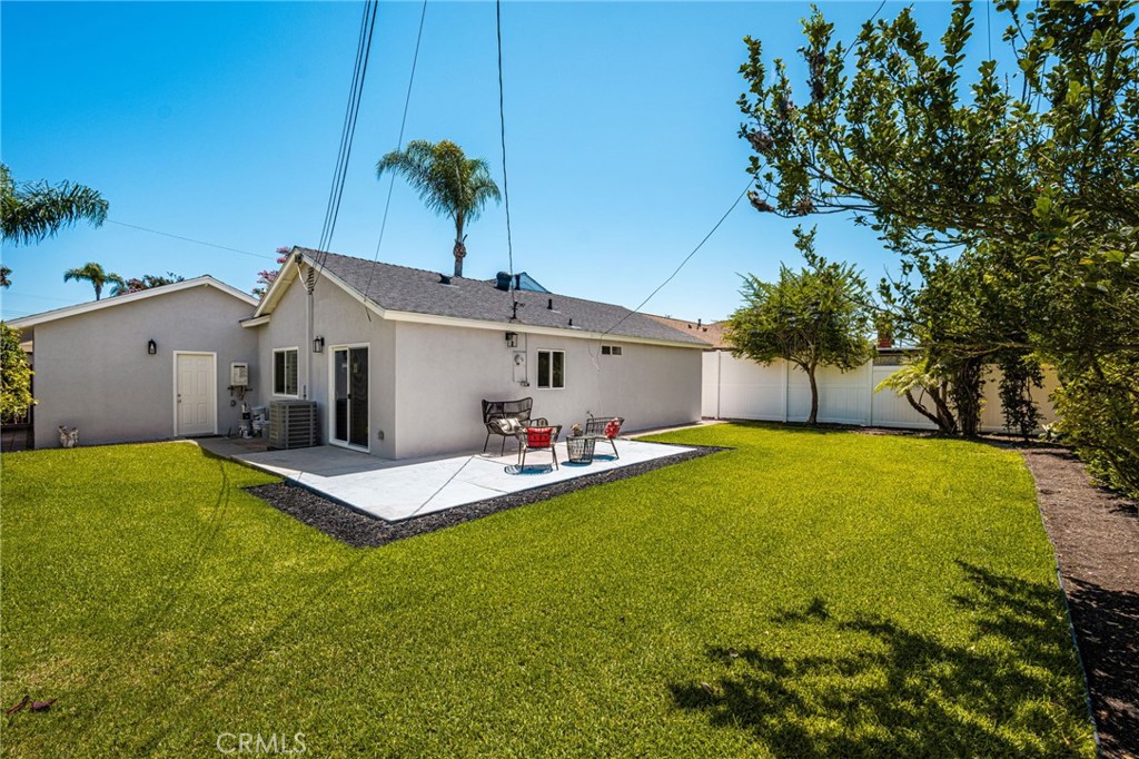20031 Shorewood Circle, Huntington Beach CA 92646 - photo 34