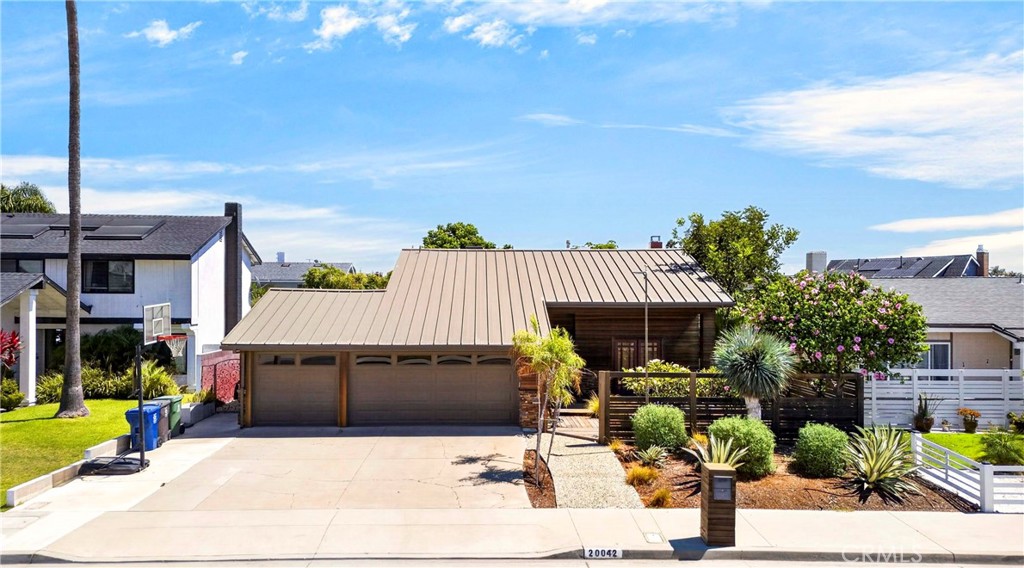 20042 Vintage, Huntington Beach CA 92646 - photo 1