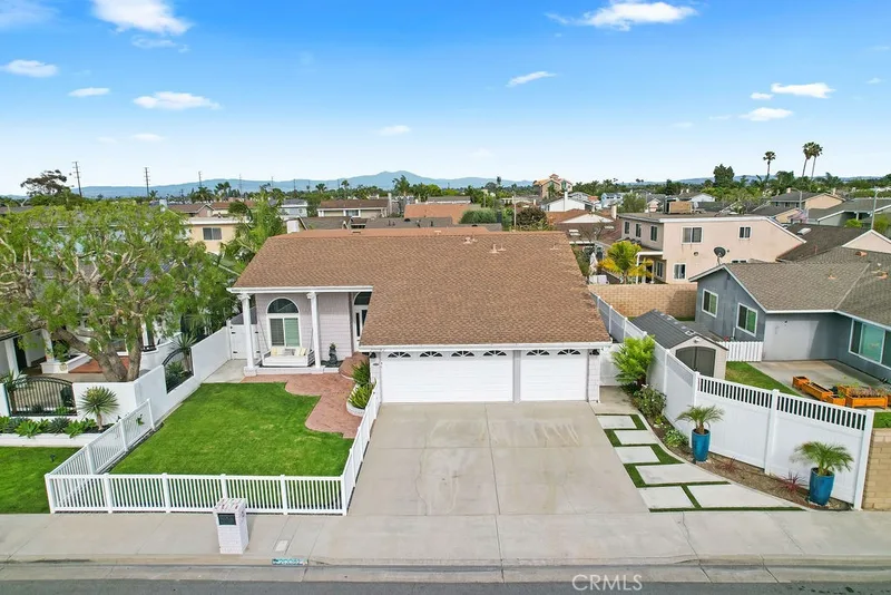 20082 Mayport Lane, Huntington Beach, CA 92646