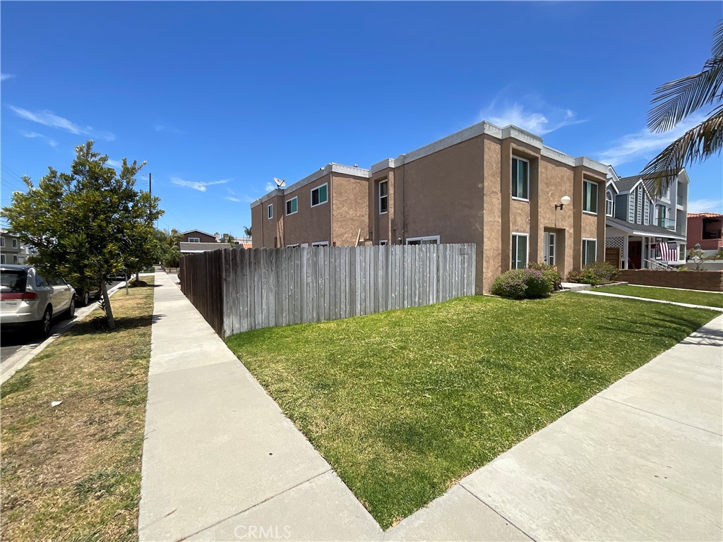 201 Joliet Avenue B, Huntington Beach CA 92648 - photo 1