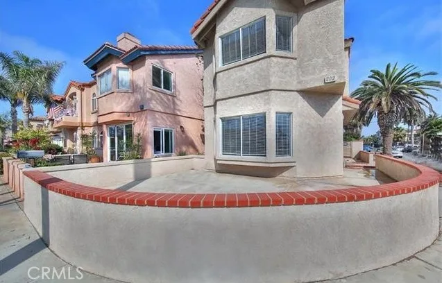 202 10th Street, Huntington Beach, CA 92648