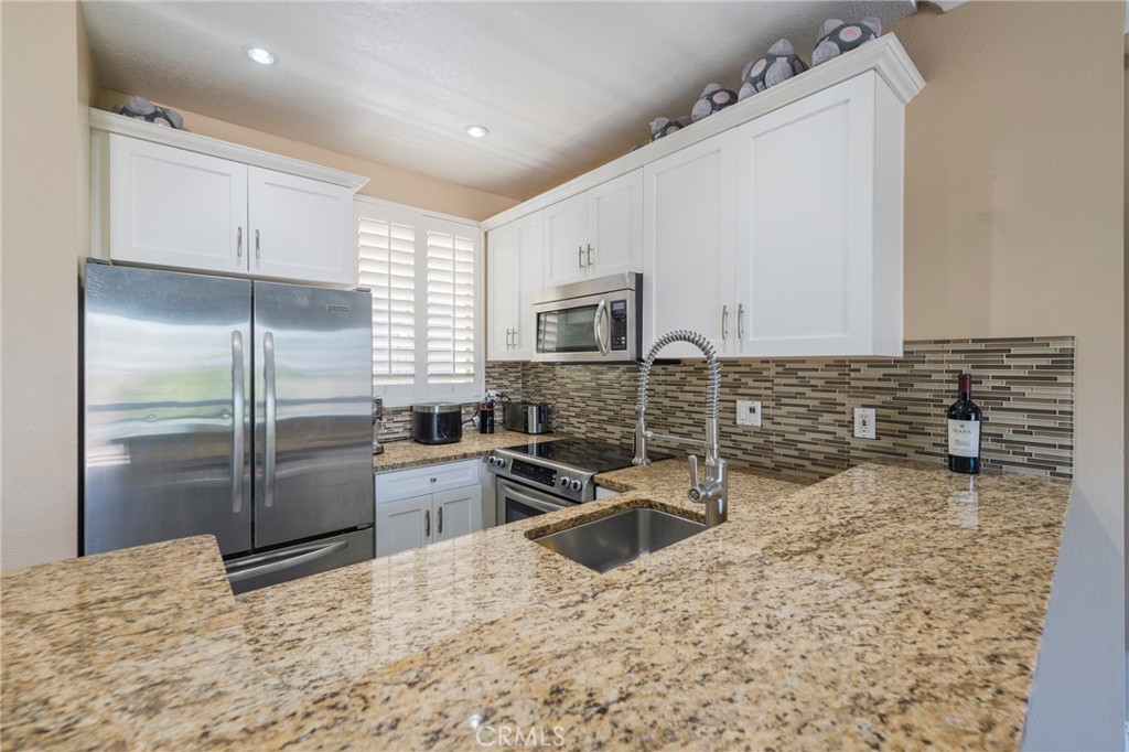 20251 Cape Coral Ln 202, Huntington Beach CA 92646 - photo 1