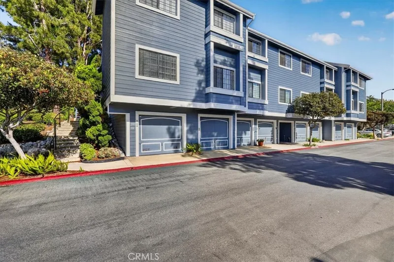 20262 Billingsgate 202, Huntington Beach, CA 92646