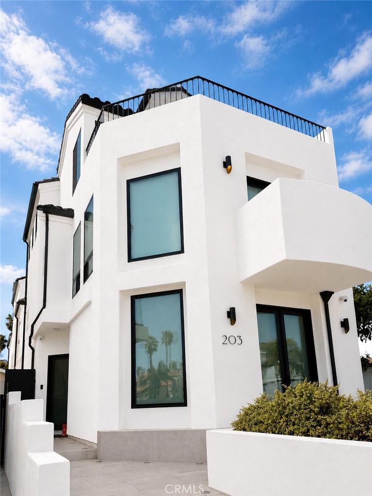 Front - 203 21st, Huntington Beach CA 92648 - photo 1