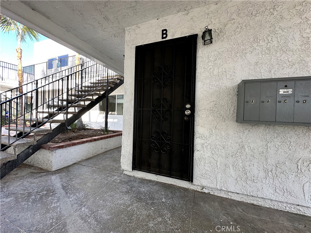 203 Nashville, Huntington Beach CA 92648 - photo 4