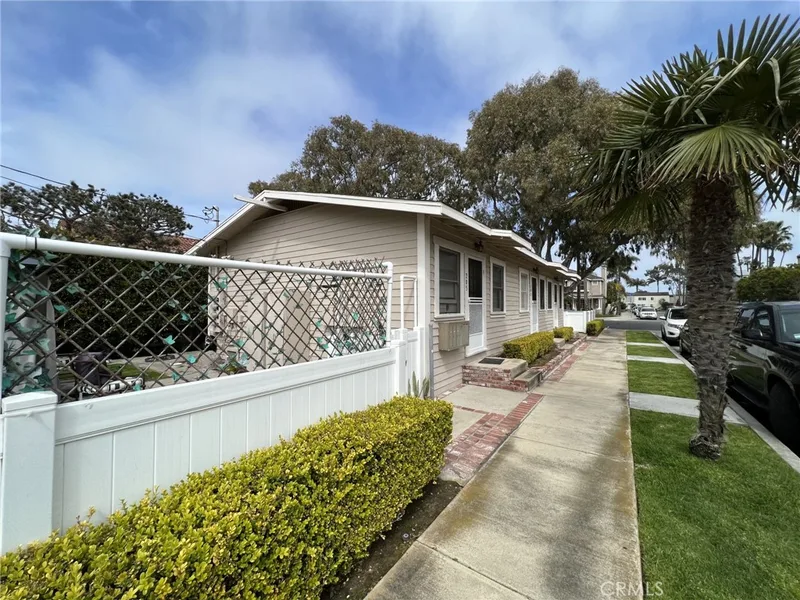 203 Pecan, Huntington Beach