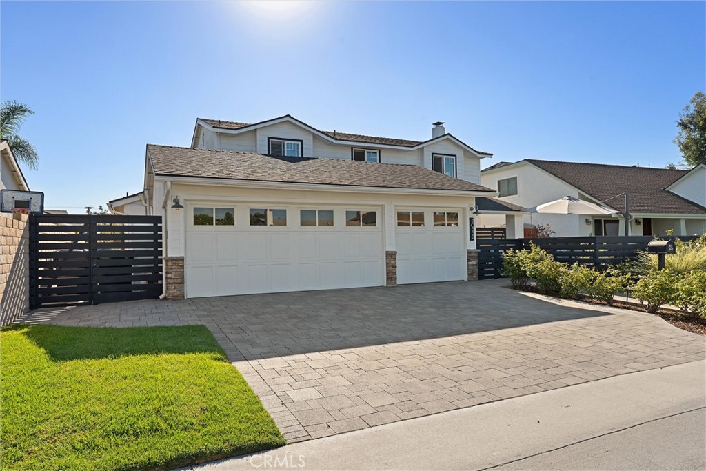 20332 Mansard Lane, Huntington Beach CA 92646 - photo 2
