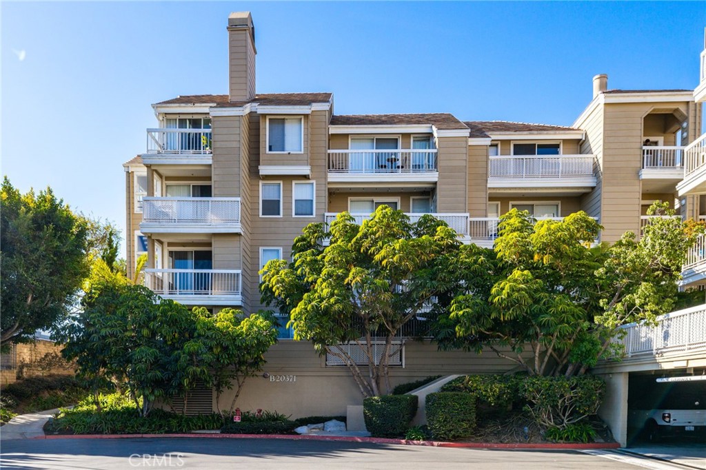 20371 Bluffside Circle 407, Huntington Beach CA 92646 - photo 1