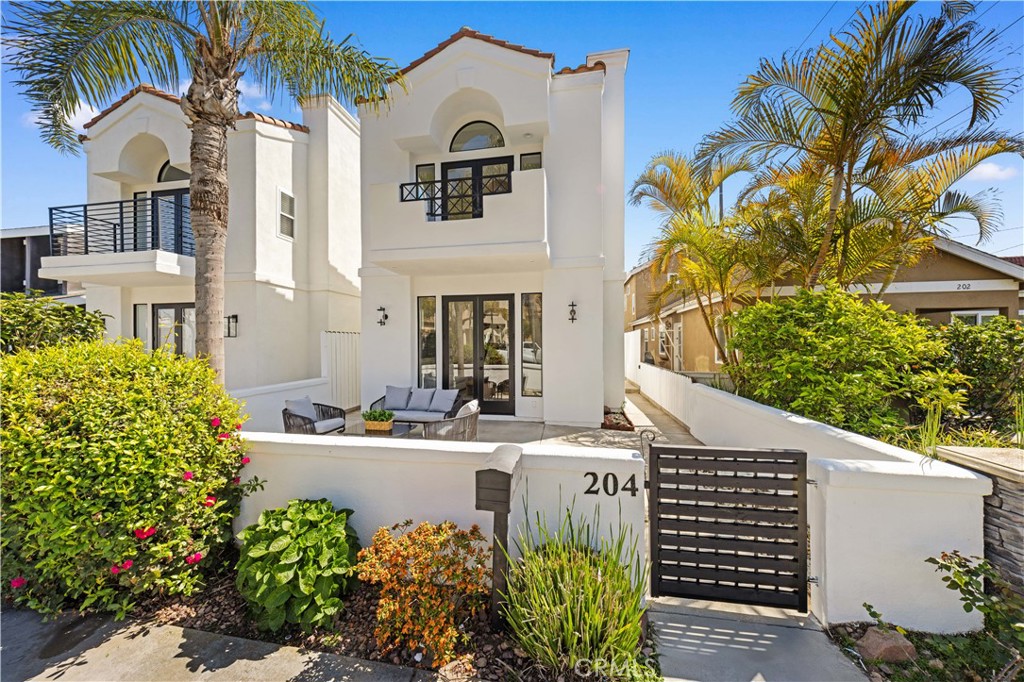 204 Lincoln Ave, Huntington Beach CA 92648 - photo 1