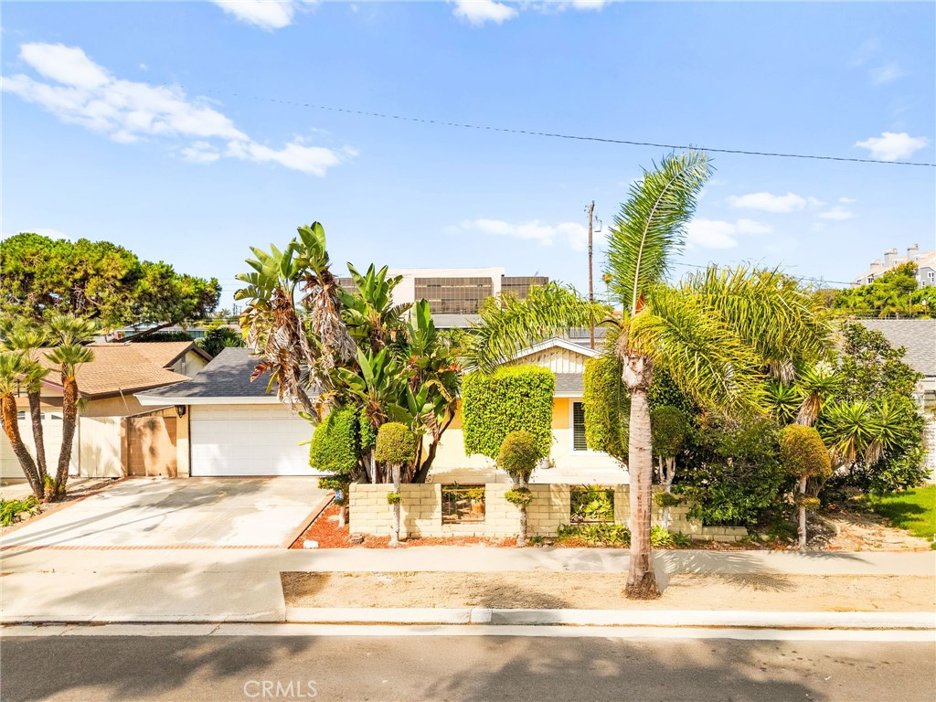 20401 Somerville Lane, Huntington Beach CA 92646 - photo 1