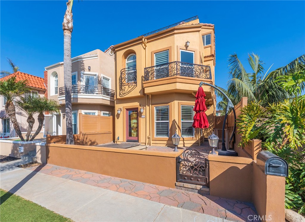 206 16th, Huntington Beach CA 92648 - photo 1