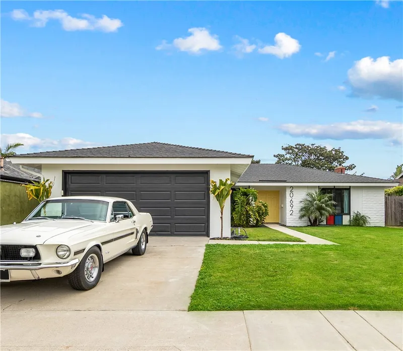 20692 Kelvin, Huntington Beach, CA 92646