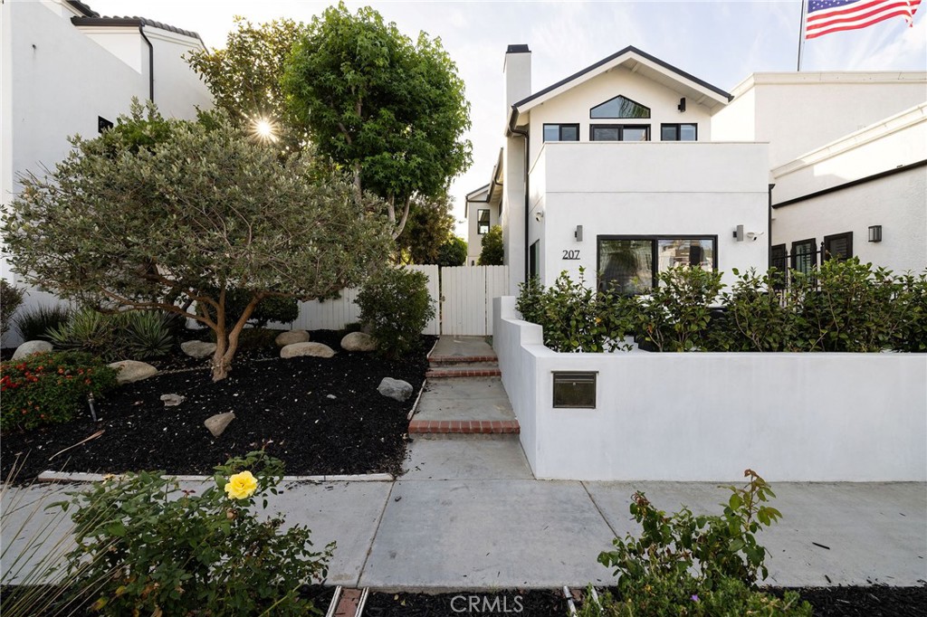207 21st, Huntington Beach CA 92648 - photo 2