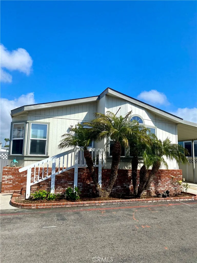 20701 Beach Boulevard 107, Huntington Beach
