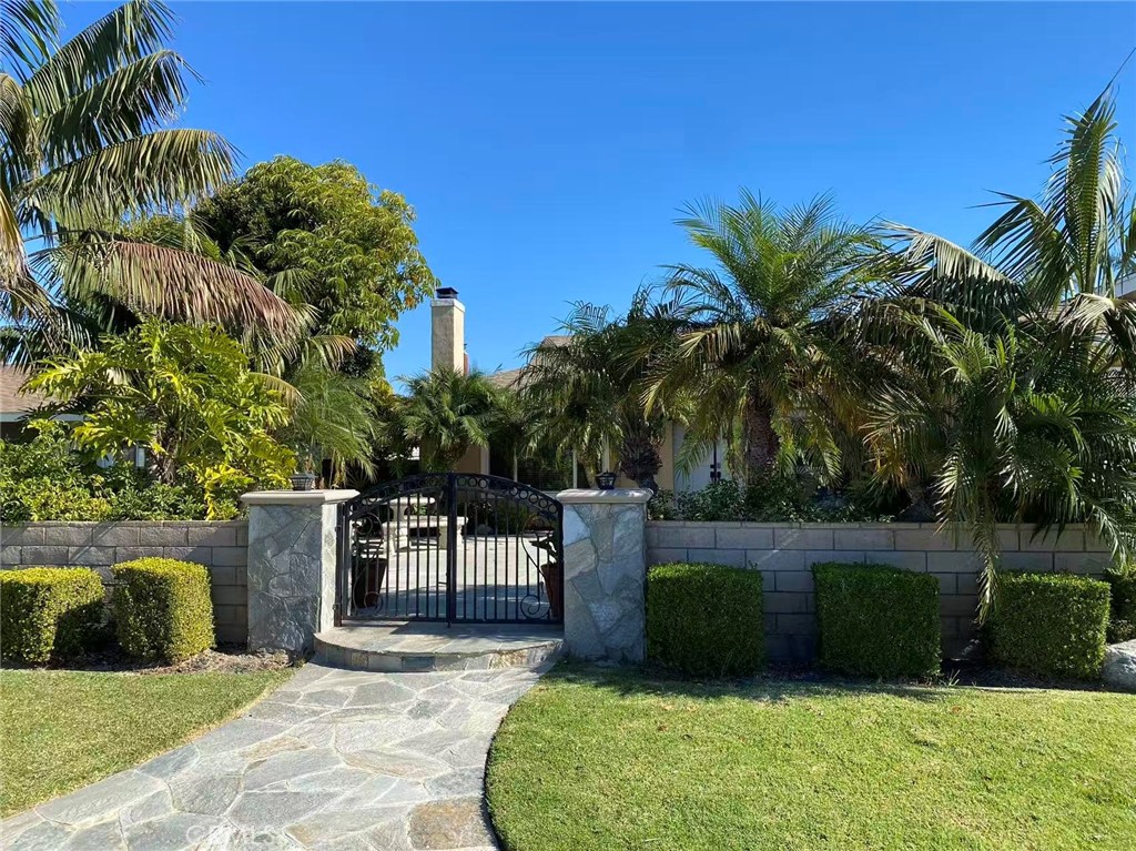 20702 Elizabeth, Huntington Beach CA 92646 - photo 2