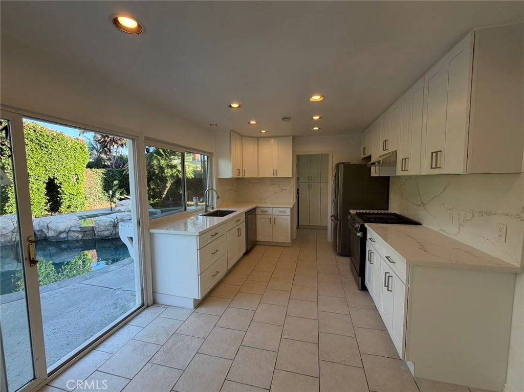 20702 Elizabeth, Huntington Beach CA 92646 - photo 7