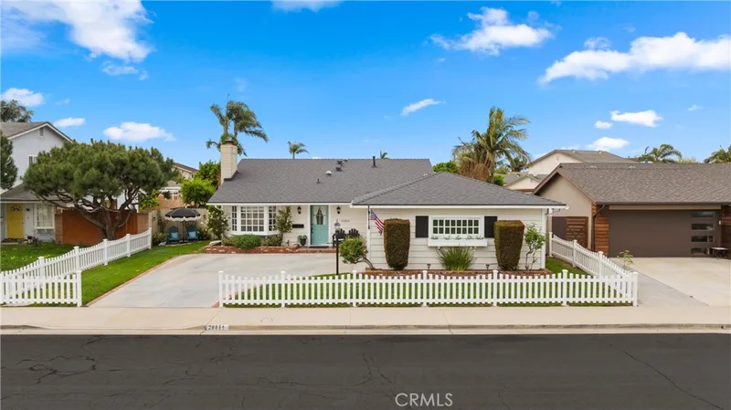 20851 Lancelot Lane, Huntington Beach, CA 92646
